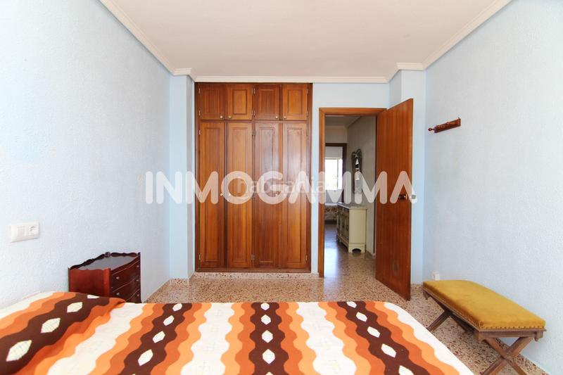 Foto 4c909005-6825-457c-a6f0-39c1996ee979. Piso  en venta en Racó 1 línea, 4 dormitorios. en Cullera