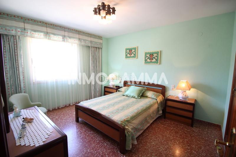 Foto 79b877fd-1254-4461-90e2-88384ac57bc2. Alquiler apartamento  en alquiler en san antonio avenida, 3 dormitorios. en Cullera