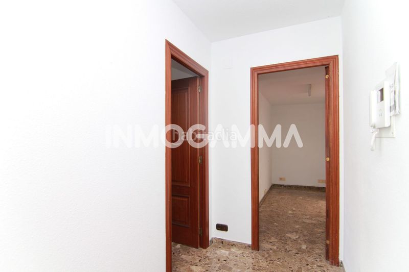Foto 0e8cc4a6-9009-4d84-8119-48aa9f8d4ab1. Oficina a pueblo de Cullera Cullera
