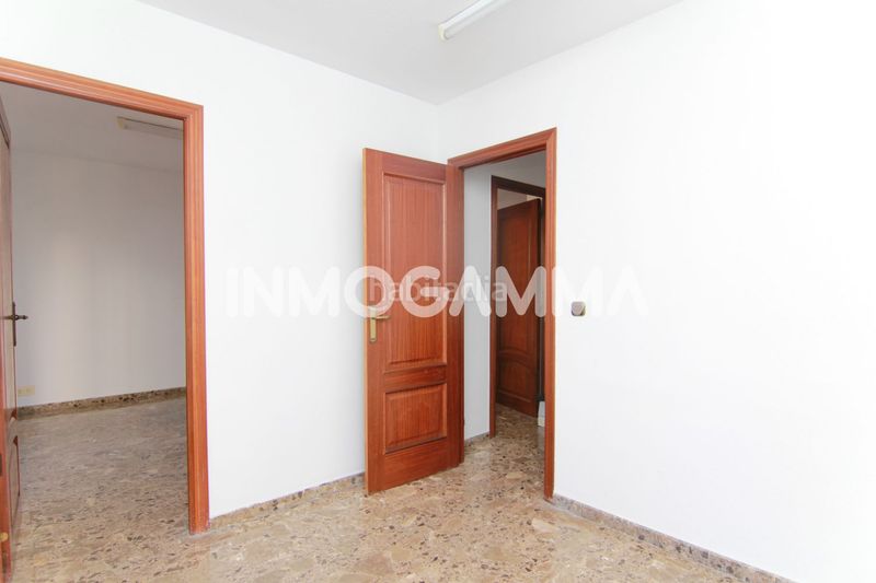 Foto ca64302a-6fc4-490e-a360-9e9b931c2da5. Oficina a pueblo de Cullera Cullera