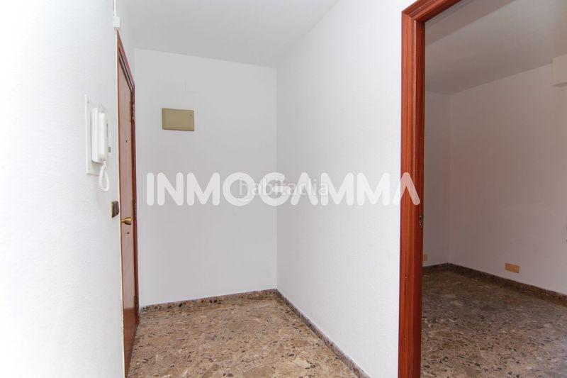 Foto cb82357c-2513-4fa5-b146-1a44e7cabac2. Oficina a pueblo de Cullera Cullera