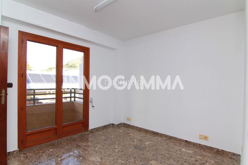 Foto da1a4b00-e706-40a5-9670-500049a6eacd. Oficina a pueblo de Cullera Cullera