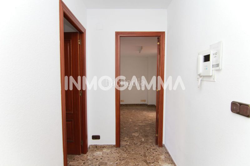 Foto e360827e-bbe9-4a81-b9d9-64b73891aa15. Oficina a pueblo de Cullera Cullera