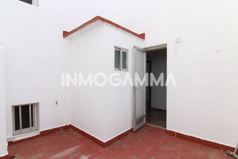 Foto e98ce1ab-1abb-4198-bc2b-6c86e99aaff4. Oficina a pueblo de Cullera Cullera