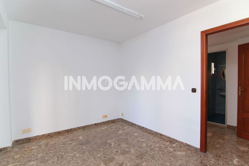 Foto f2321291-c837-4321-bed0-a04e08f84145. Oficina a pueblo de Cullera Cullera