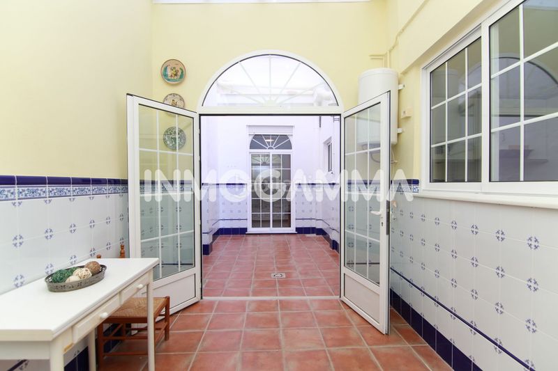 Foto 85d5a453-16c3-4bff-8ff3-b654e7b36173. Planta baixa a pueblo de Cullera Cullera