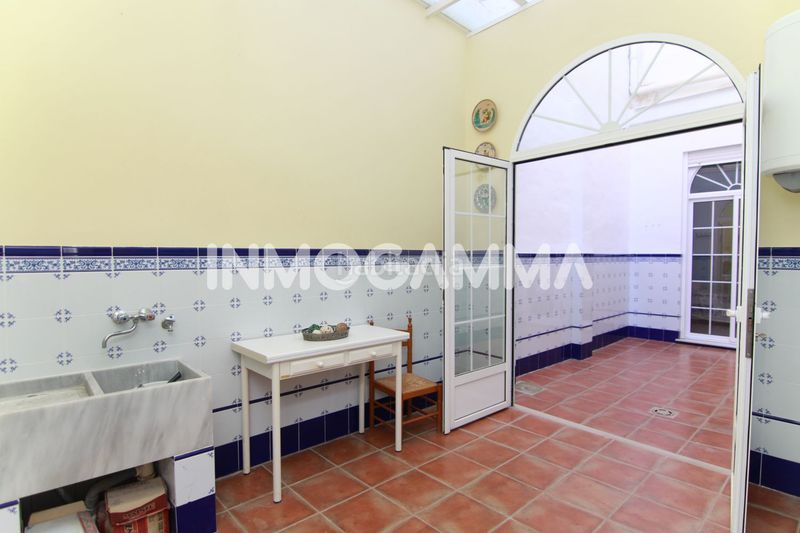 Foto ba29c350-400c-4d62-abd6-9cbbae707286. Planta baixa a pueblo de Cullera Cullera