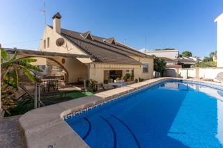 Chalet en La Caada. Tu nuevo hogar , si tiene alma!!