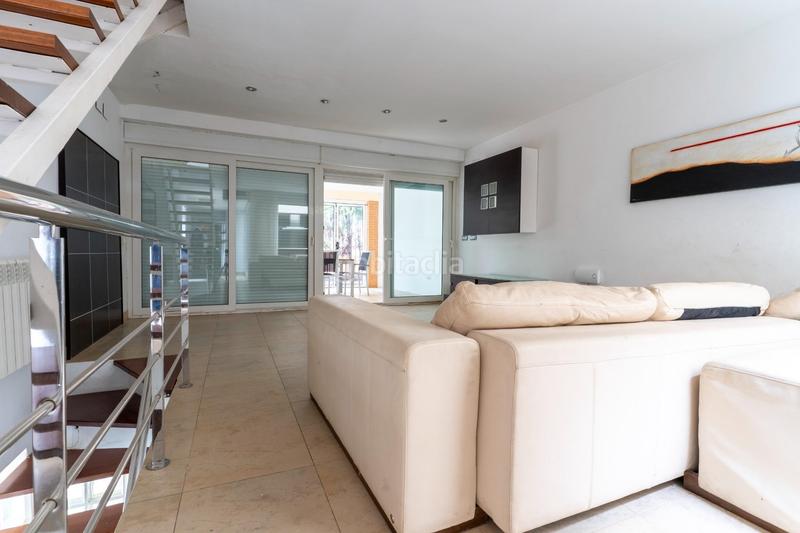 Foto f8ca6d6f-9ec5-4906-86bd-eb8233829535. Casa a schiera con riscaldamento parcheggio piscina in Bétera