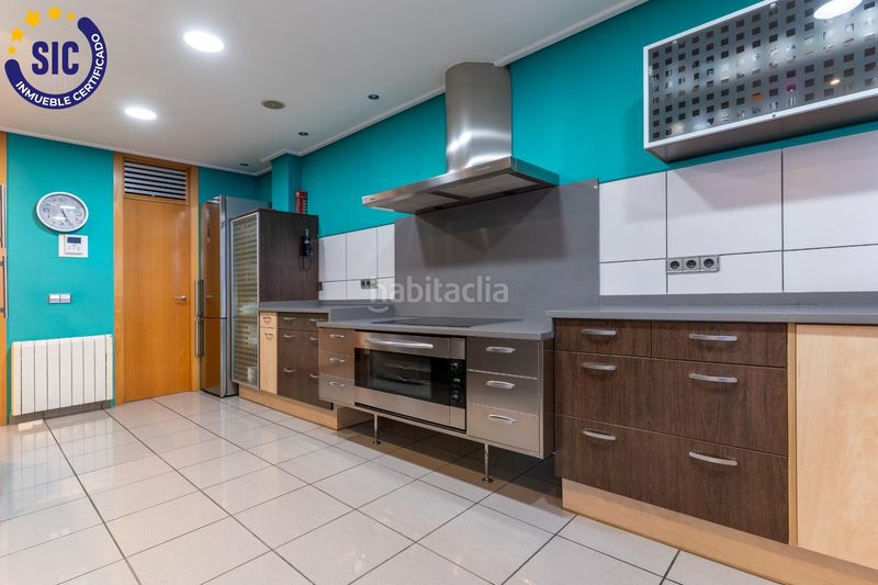 Foto 3ba6f999-7386-4351-ae57-89bb4ced0b32. Casa amb calefacció aparcament a Alaquàs