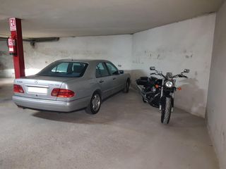 Autoparkplatz in Centro - Casco Antiguo. Gran plaza de garaje, coche, moto y algo más