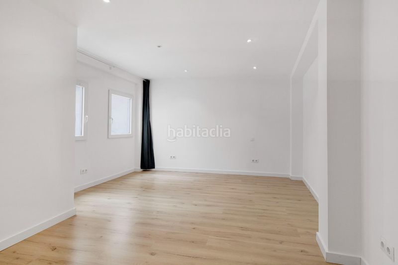 Foto df723a5e-705a-4390-8ee4-f1eb247af9cb. Pis a Mont Olivet Valencia