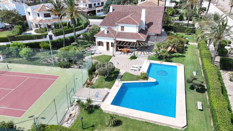 Foto 6dcbb81e-b877-42ee-b943-51293e935570. Chalet mit parking pool in Playa del Puig El Puig de Santa Maria