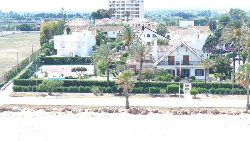 Foto b6ae86b7-161e-49e4-95d1-4c64a872b653. Chalet mit parking pool in Playa del Puig El Puig de Santa Maria