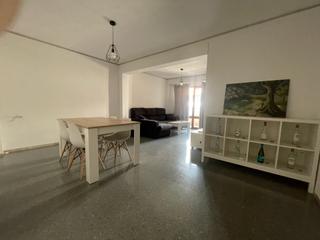 Location Appartement à Sant Josep-Zona Hospital. Excelente ubicación y en muy buen estado