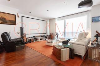 Appartement  Carrer de lincoln. Vivienda de 204m2 construidos, con pk y trastero, en sant gervas