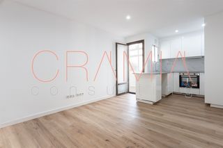 Etagenwohnung  Carrer de graner. Tu nuevo hogar en collblanc. �reformado con estilo y listo para