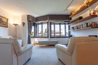 Àtic  Carrer de bosch i gimpera. Exclusivo ático con vistas panorámicas a barcelona de 125m2 cons