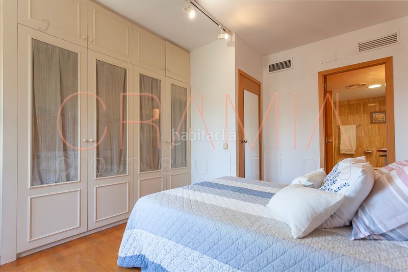 Foto cddb48e3-8859-4cbd-a36d-57269b111d4d. Àtic amb calefacció aparcament a Sarrià Barcelona