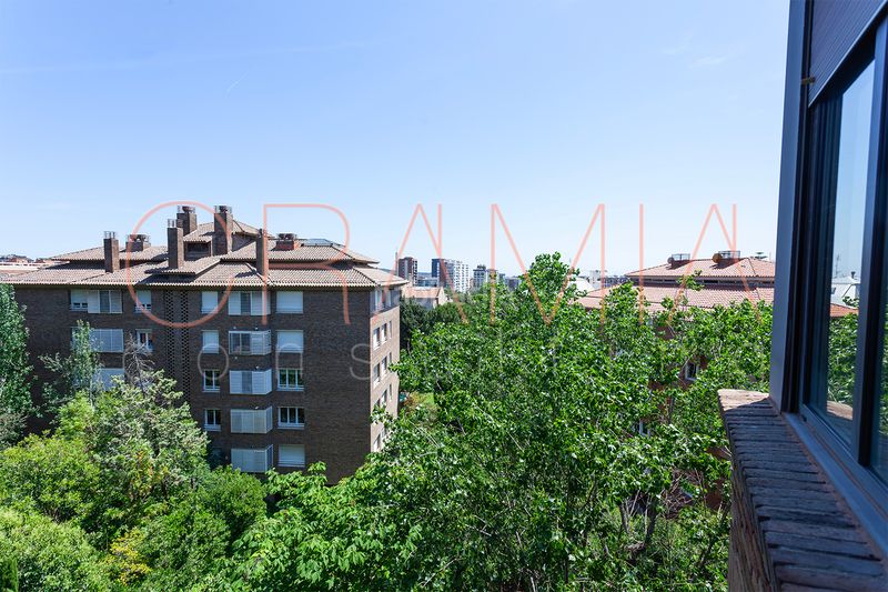 Foto dba68d51-fa69-4365-9520-4b2bbb14470f. Àtic amb calefacció aparcament a Sarrià Barcelona