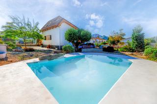 Casa  Gandia - cl barranc blanc. Espectacular casa de obra nueva con piscina en marxuquera