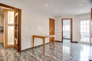 Flat in Pubilla Cases