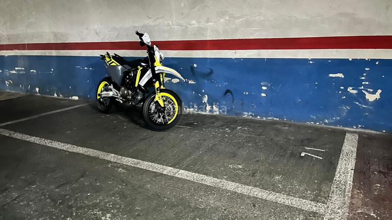 Foto 5db2cb5f-ff64-45f4-9fdc-03372f5afce6. Autoparkplatz in Navas Barcelona