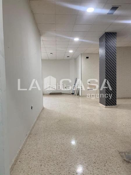 Foto d017c6e3-5a45-42b9-90c7-e22972362e66. Locale commerciale in Bajadilla - Fuente Nueva Algeciras