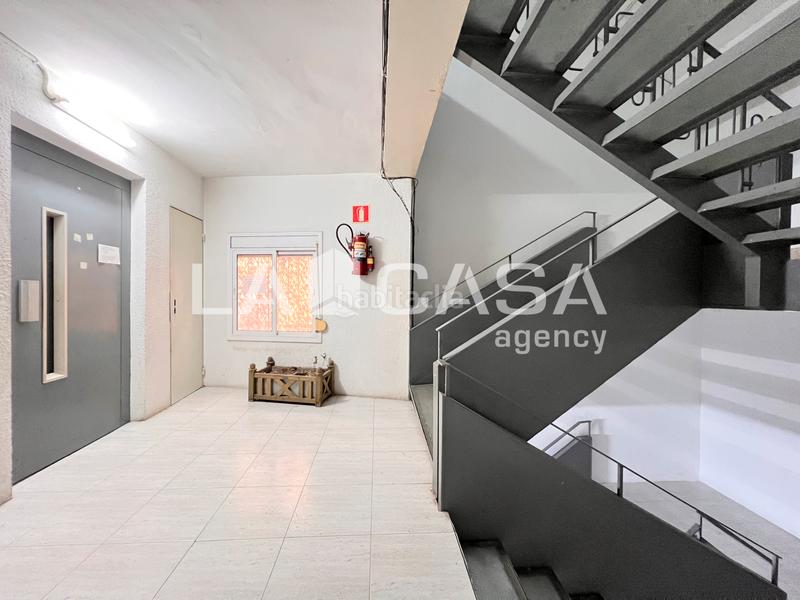 Foto 5fda7751-3a8c-4ddc-ac37-992841375b3d. Industrial building in Raval Barcelona