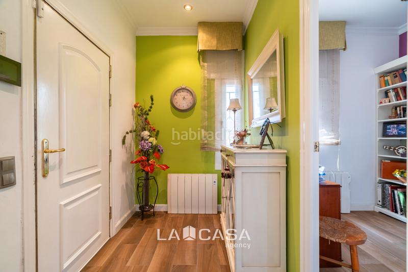 Foto 02def7e9-3c66-4ba5-99b3-976bfb230636. Casa amb calefacció aparcament piscina a Lluminetes Castelldefels