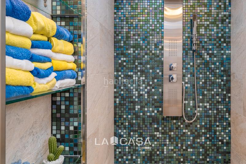 Foto 4fd984a7-aad4-4fba-8316-24c6a69b73c7. Casa amb calefacció aparcament piscina a Lluminetes Castelldefels