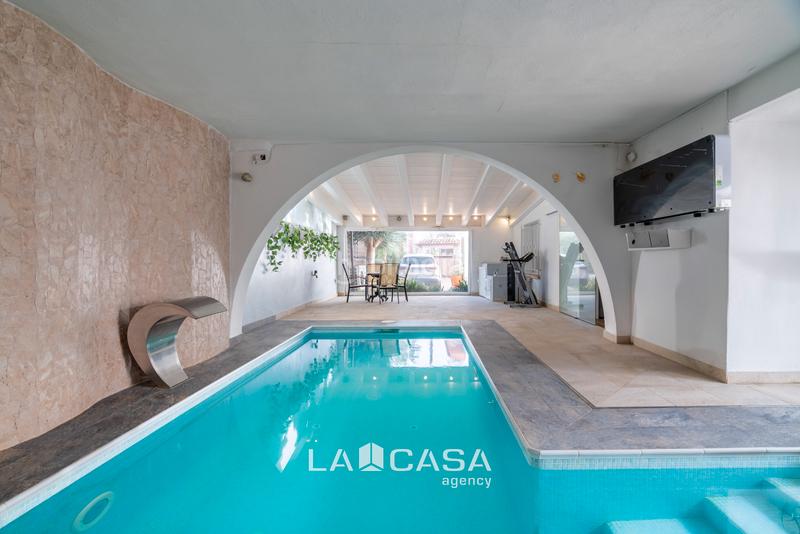 Foto 55d64ebd-32e5-41a9-ac28-9f422b2b5094. Casa amb calefacció aparcament piscina a Lluminetes Castelldefels