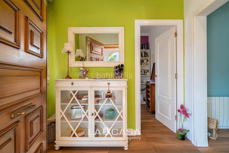 Foto b37807fb-0507-4f3c-8510-c90cd9708c35. Casa amb calefacció aparcament piscina a Lluminetes Castelldefels