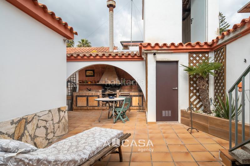 Foto d7ba01e3-7ff9-493d-89aa-b2046f098021. Casa amb calefacció aparcament piscina a Lluminetes Castelldefels