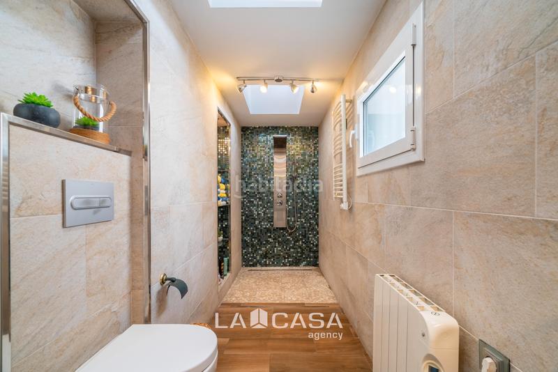 Foto f008d5e5-1fee-4c8f-b1fb-41e8c992b8e6. Casa amb calefacció aparcament piscina a Lluminetes Castelldefels