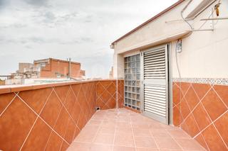 Attique à Pubilla Cases. Oportunidad, cerca del centro comercial finestrellas!