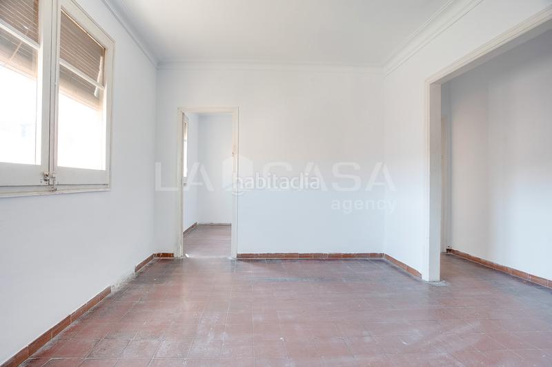 Foto 3b6faf11-4abb-40ec-80a2-10469597fafd. Piso  en venta en Sant Martí de Provençals en Barcelona