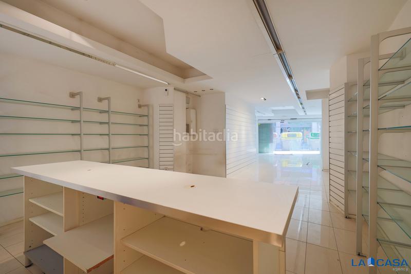 Foto 1486cafe-0b2a-4e02-bd5f-0efc893d8d0a. Local comercial en La Bordeta Barcelona