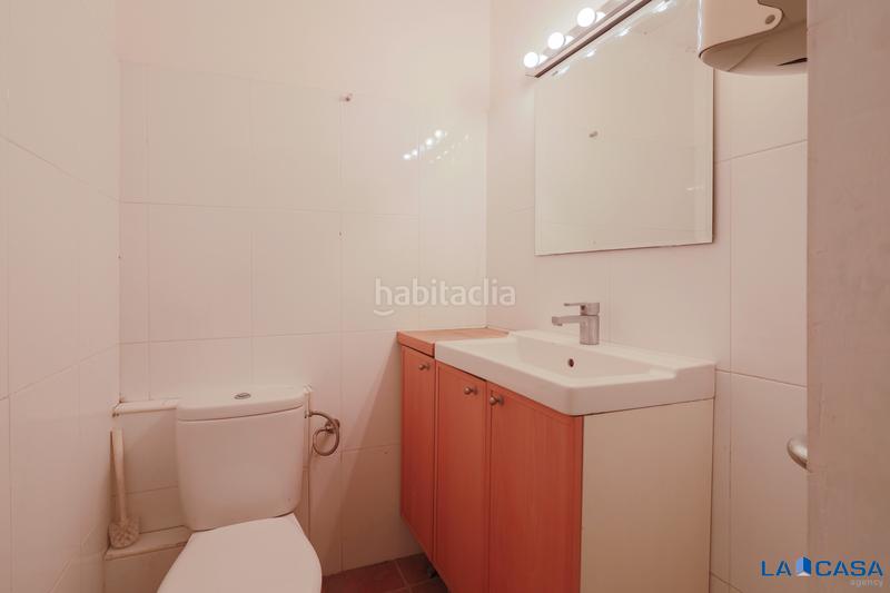 Foto 6d3e33ac-52f5-499d-a727-e0215935fbf5. Local comercial en La Bordeta Barcelona