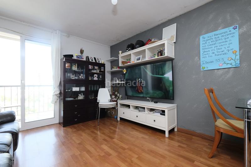 Foto dd5f1588-8628-45d7-a356-6659fcef5bf6. Piso en La Verneda - La Pau Barcelona