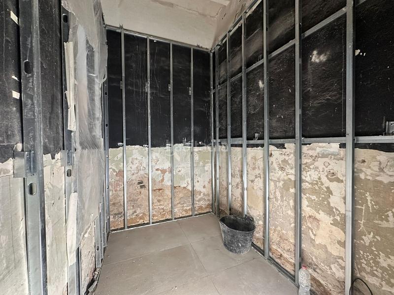 Foto ad4e8ce2-5588-4e95-9ad7-070f7383eda8. Local comercial a L´Antiga Esquerra de l´Eixample Barcelona