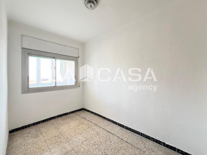 Foto f843d36b-afc0-4854-8898-6145a15506d9. Attico in Prosperitat Barcelona