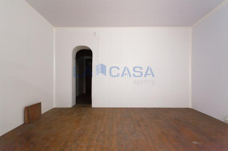 Foto 05aacfa1-a141-4b55-b6e9-f58e3873f3b7. Locale commerciale in Sagrada Família Barcelona