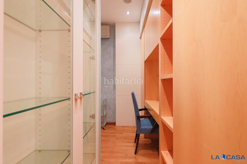 Foto d0a10dab-b552-4d47-8763-7ecb32d35878. Appartamento con parcheggio in La Bordeta Barcelona