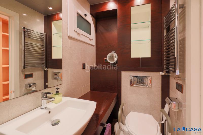 Foto 65d9c995-6730-4703-8c52-924293566f97. Flat with parking in La Bordeta Barcelona