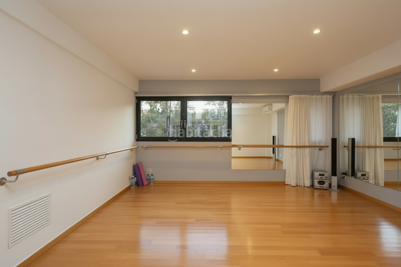 Foto a651fe5d-1c22-4fcf-a2d8-f21571a00893. Business premise in El Poble Sec - Parc de Montjuïc Barcelona