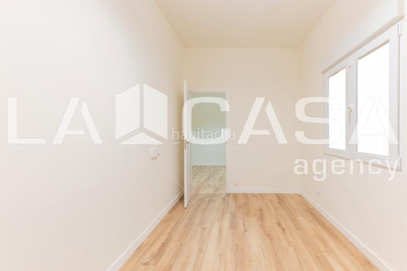 Foto d3e583fa-6eed-4fe6-b83e-1517667fe9a2. Ground floor in L´Amistat Valencia