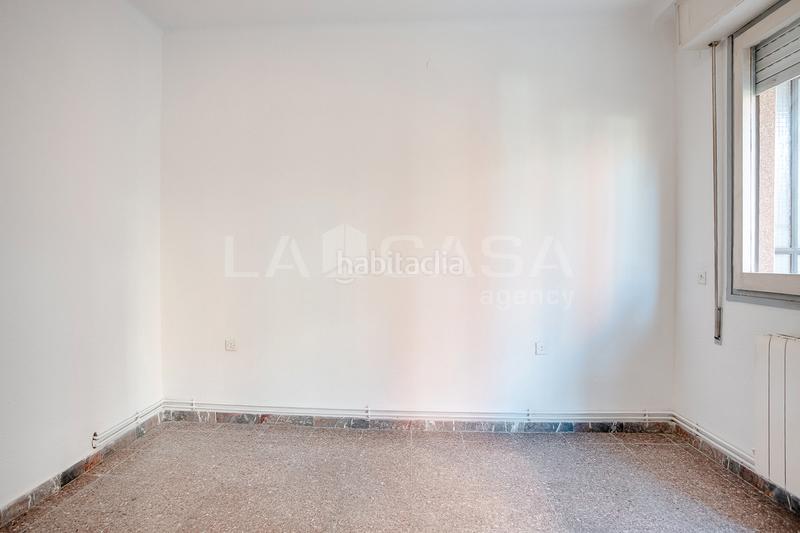 Foto 36a4ed5e-f8e3-4211-a4de-f146eb682cf3. Etagenwohnung mit heizung in Sant Martí de Provençals Barcelona