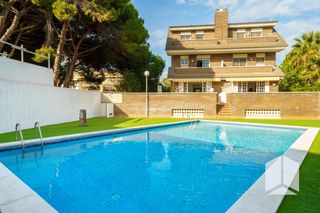 Semi detached house in La Pineda