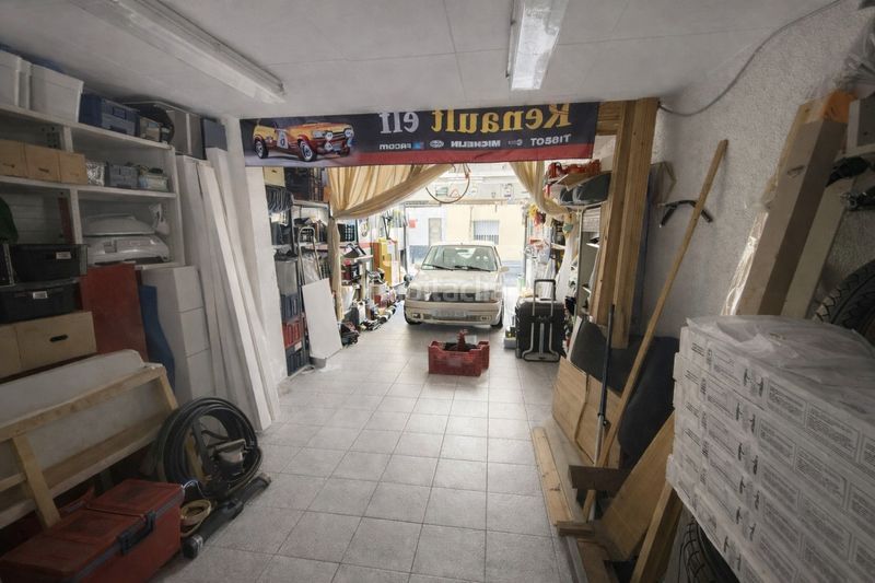 Foto d5967940-73f4-4368-a5af-05217cb5b7fc. Local comercial a El Pedró Cornellà de Llobregat